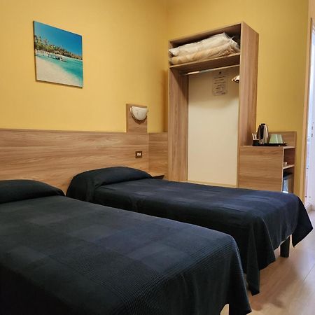 Hotel Route 9 Cadeo Dış mekan fotoğraf