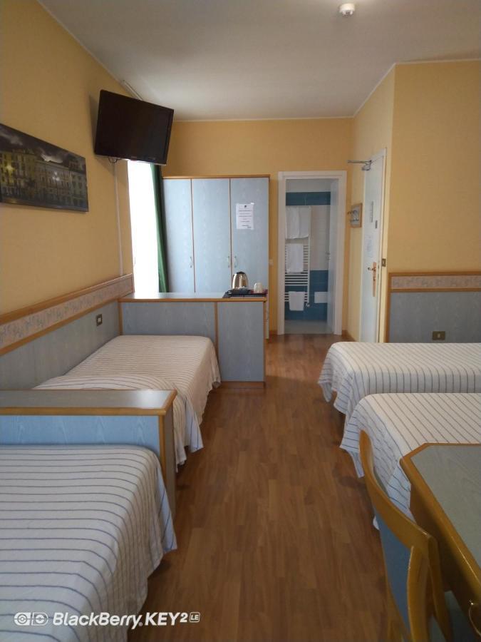 Hotel Route 9 Cadeo Dış mekan fotoğraf