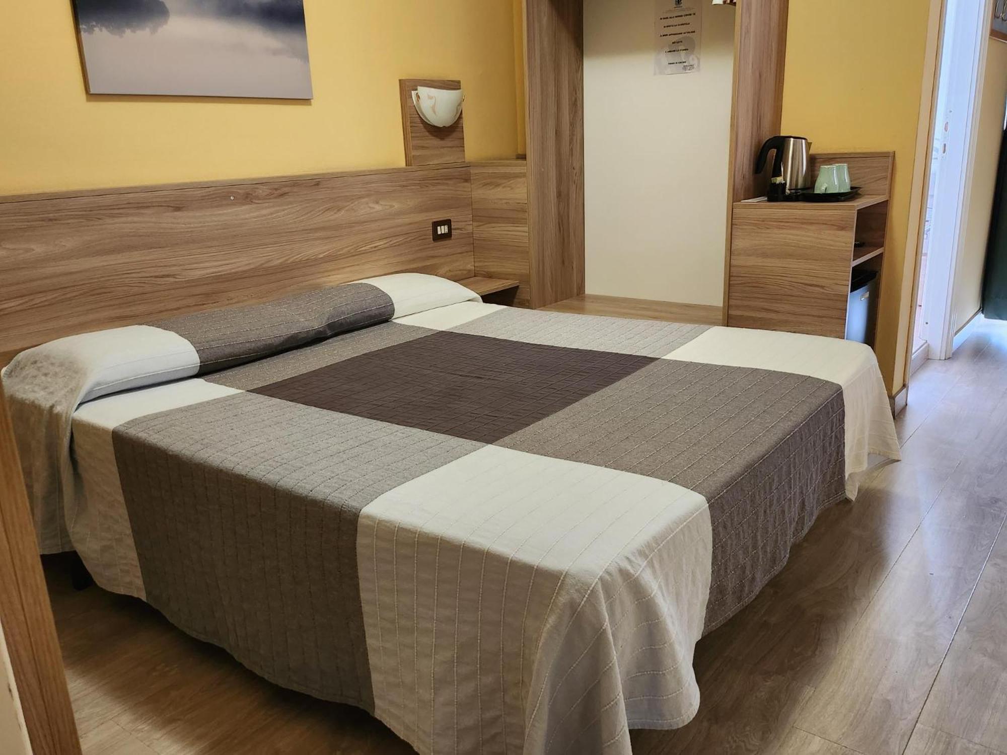 Hotel Route 9 Cadeo Dış mekan fotoğraf