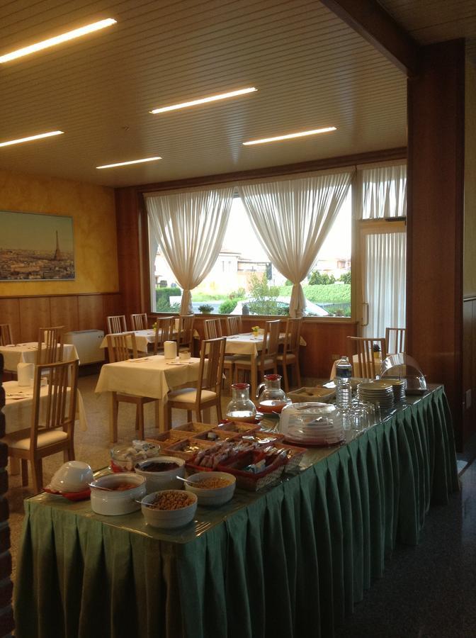 Hotel Route 9 Cadeo Dış mekan fotoğraf