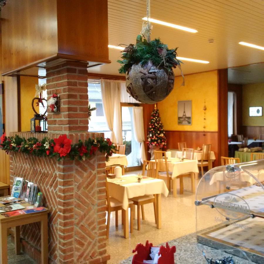 Hotel Route 9 Cadeo Dış mekan fotoğraf