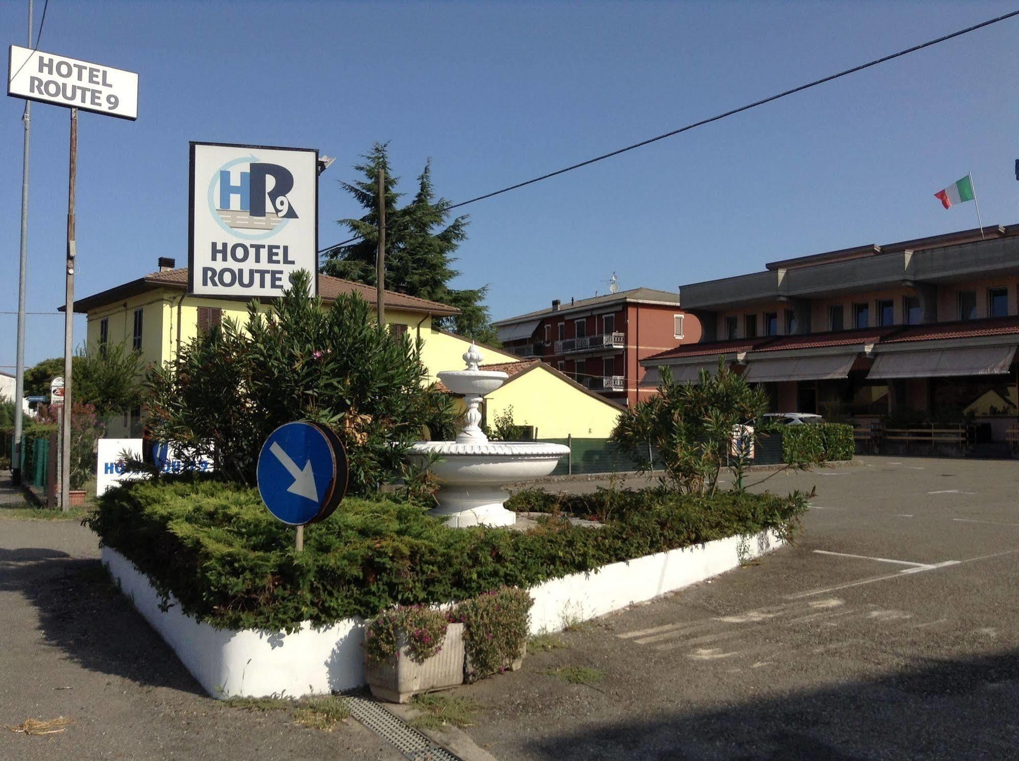Hotel Route 9 Cadeo Dış mekan fotoğraf
