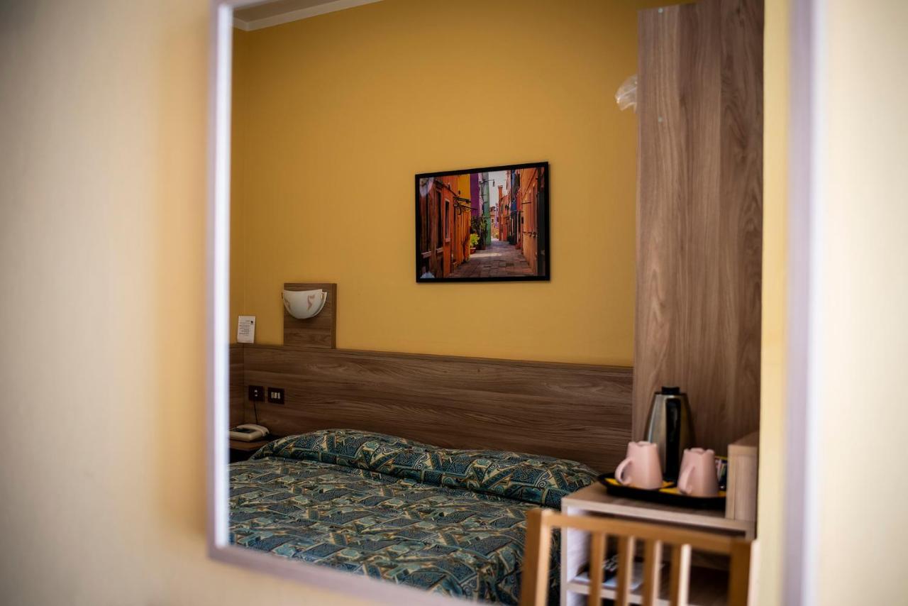 Hotel Route 9 Cadeo Dış mekan fotoğraf