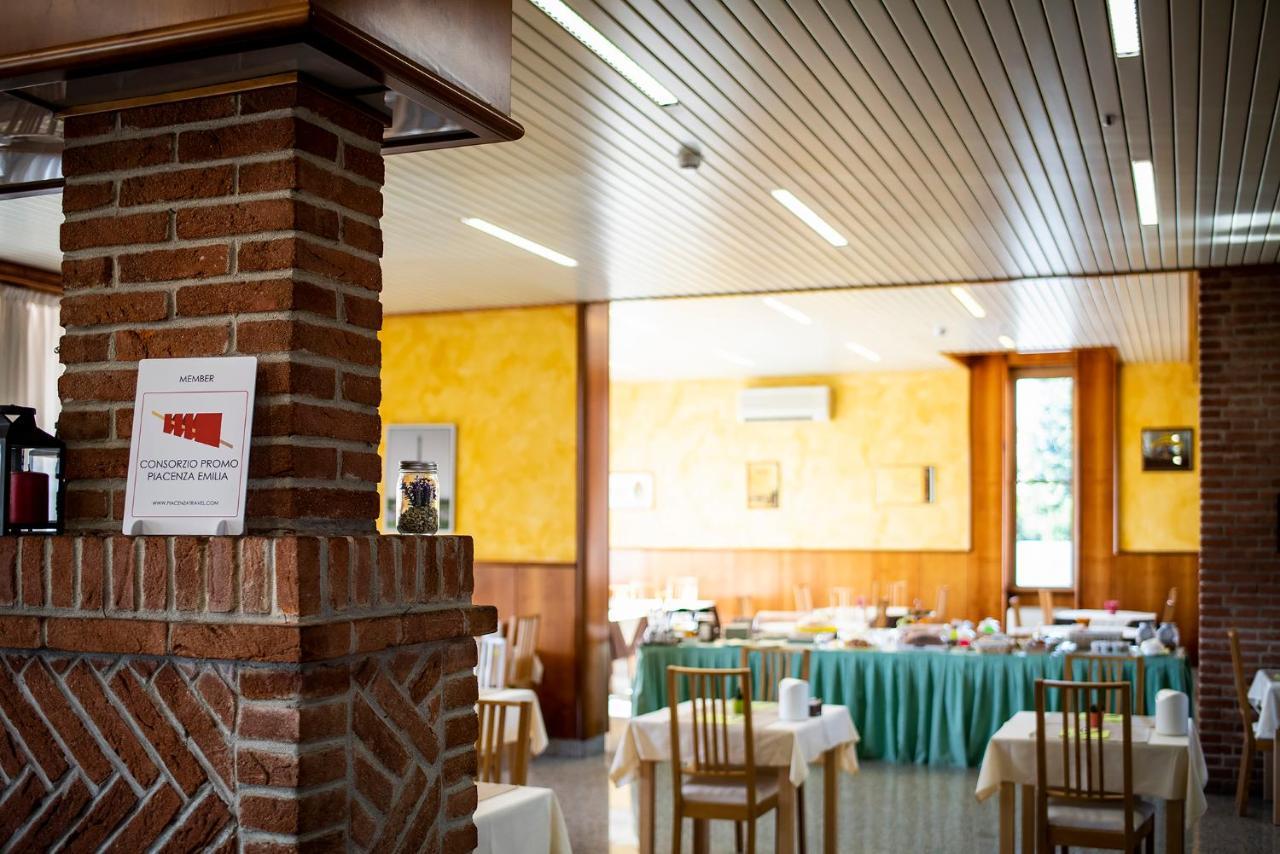 Hotel Route 9 Cadeo Dış mekan fotoğraf